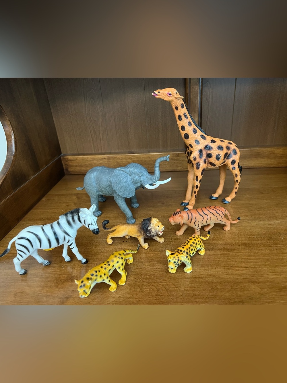 Kids Safari Animal Toy Set of 7 Multicolor animals